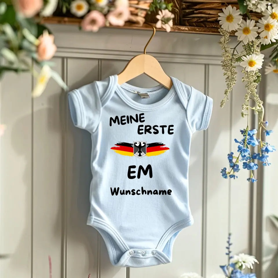 Meine Erste EM - Personalisierter Baby-Onesie/ Strampler, 100% Bio-Baumwolle Body
