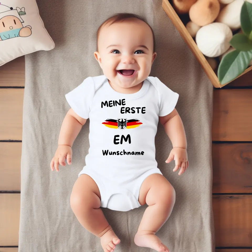 Meine Erste EM - Personalisierter Baby-Onesie/ Strampler, 100% Bio-Baumwolle Body