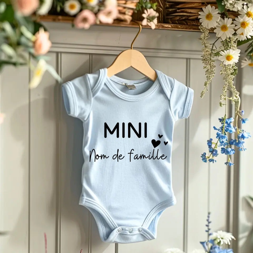 Mini nom de famille - Onesie/dorsal bébé personnalisé, body 100% coton bio