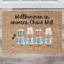 Ladda upp bild till gallerivisning, Unsere Chaos WG - Personalisierte Fußmatte (2-8 Personen, Kinder &amp; Haustiere)
