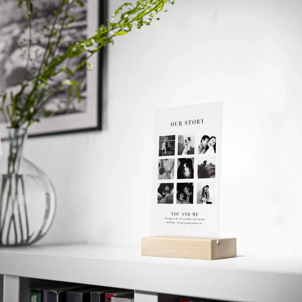 "Vår historia" Personligt parglas i akryl - fotocollage (4-9 bilder)