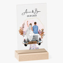 Indlæs billede til gallerivisning &quot;Just Married&quot; Personalisiertes Acrylglas-Bild zur Hochzeit - Für Ehepaare, Braut &amp; Bräutigamm, Geldgeschenk
