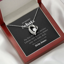 Indlæs billede til gallerivisning Liebe meines Lebens - Halskette mit Gold-Herzanhänger &amp; personalisierter Karte (Valentinstagsgeschenk)

