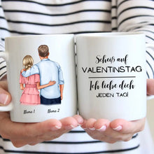 Ladda upp bild till gallerivisning, Ich liebe dich jeden Tag &quot;Arm in Arm&quot; - Personalisierte Tasse für Paare
