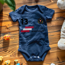 Indlæs billede til gallerivisning 2024 Fussball EM Österreich - Personalisierter Baby-Onesie/ Strampler, Trikot mit anpassbarem Namen und Trikotnummer, 100% Bio-Baumwolle Baby Body
