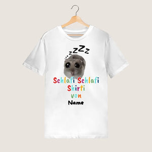 Schlafi Shlafi Shirti Hamster Meme - Personalisiertes T-Shirt (100% Baumwolle, Unisex)