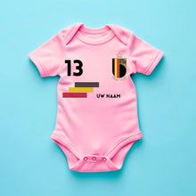 Ladda upp bild till gallerivisning, 2024 Euro België voetbalshirt - Gepersonaliseerd babyrompertje met naam en rugnummer, 100% biologisch katoen
