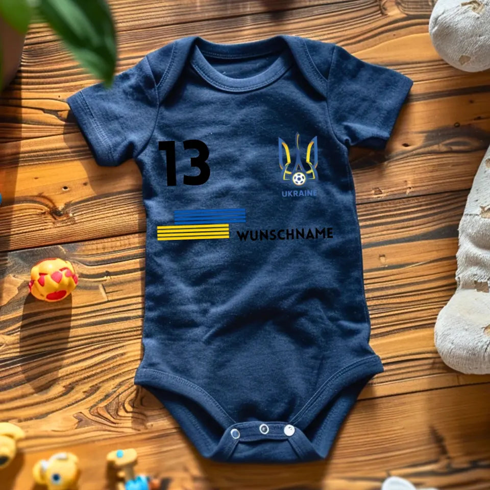 Fussball Ukraine - Personalisierter Baby-Onesie/ Strampler, Trikot mit anpassbarem Namen und Trikotnummer, 100% Bio-Baumwolle Baby Body