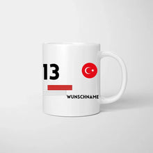 Ladda upp bild till gallerivisning, EM 2024 Türkei-Tasse - Personalisierte Tasse zur Fußball-EM, Wunschnummer und Name, individuelle Tasse Fan Tasse Türkei
