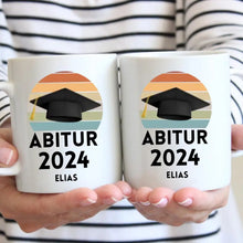 Ladda upp bild till gallerivisning, Glückwunsch Abschluss Tasse 2024 - Personalisierte Tasse Abitur, Studium, Bachelor, Master, Ausbildung, Realschule, Examen
