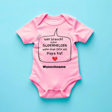 Ladda upp bild till gallerivisning, Superhelden Papa - Personalisierter Baby-Onesie/ Strampler, 100% Bio-Baumwolle
