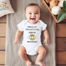 Ladda upp bild till gallerivisning, Mama ist die Beste - Personalisierter Baby-Onesie/ Strampler, 100% Bio-Baumwolle
