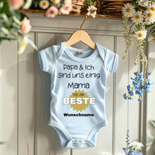 Ladda upp bild till gallerivisning, Mama ist die Beste - Personalisierter Baby-Onesie/ Strampler, 100% Bio-Baumwolle
