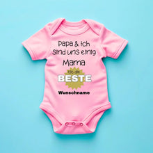 Ladda upp bild till gallerivisning, Mama ist die Beste - Personalisierter Baby-Onesie/ Strampler, 100% Bio-Baumwolle
