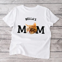 Ladda upp bild till gallerivisning, Haustier Mama - Personalisiertes T-Shirt mit Foto von deinem Fellfreund (Eigenes Bild hochladen)
