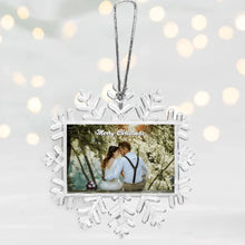 Ladda upp bild till gallerivisning, Personalisierte Pärchen Christbaum-Schneeflocke - Eigenes Foto, Geschenk Partner Weihnachten
