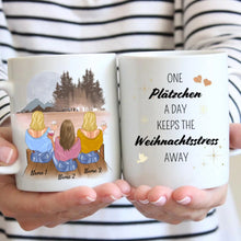 Ladda upp bild till gallerivisning, One Plätzchen a day keeps the Weihnachtsstress away - Personalisierte Tasse Freundinnen &amp; Kolleginnen (2-4 Personen)
