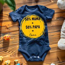 Ladda upp bild till gallerivisning, 50% Mama + 50% Papa = Ich - Personalisierter Baby-Onesie/ Strampler, 100% Bio-Baumwolle
