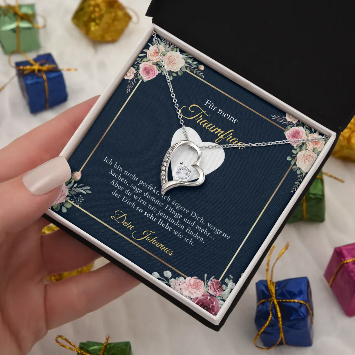 Forever Love "Drömkvinnan" - Halsband med guldhjärtan och personligt kort