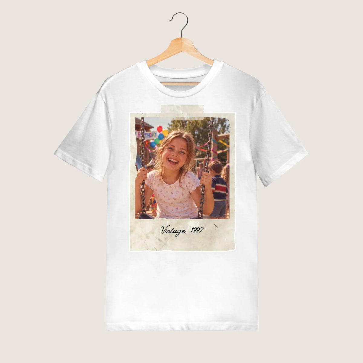 "Vintage Foto" - Personalisiertes T-Shirt (100% Baumwolle, Unisex, Eigenes Bild, Eigener Text
)