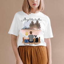 Ladda upp bild till gallerivisning, Par med husdjur - Personaliserad T-Shirt (100 % Bomull, Unisex)
