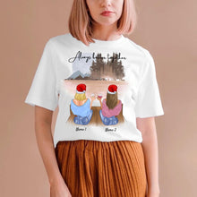 Ladda upp bild till gallerivisning, Julflickvänner med drink - personlig T-shirt
