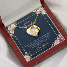 Ladda upp bild till gallerivisning, Forever Love &quot;Drömkvinnan&quot; - Halsband med guldhjärtan och personligt kort
